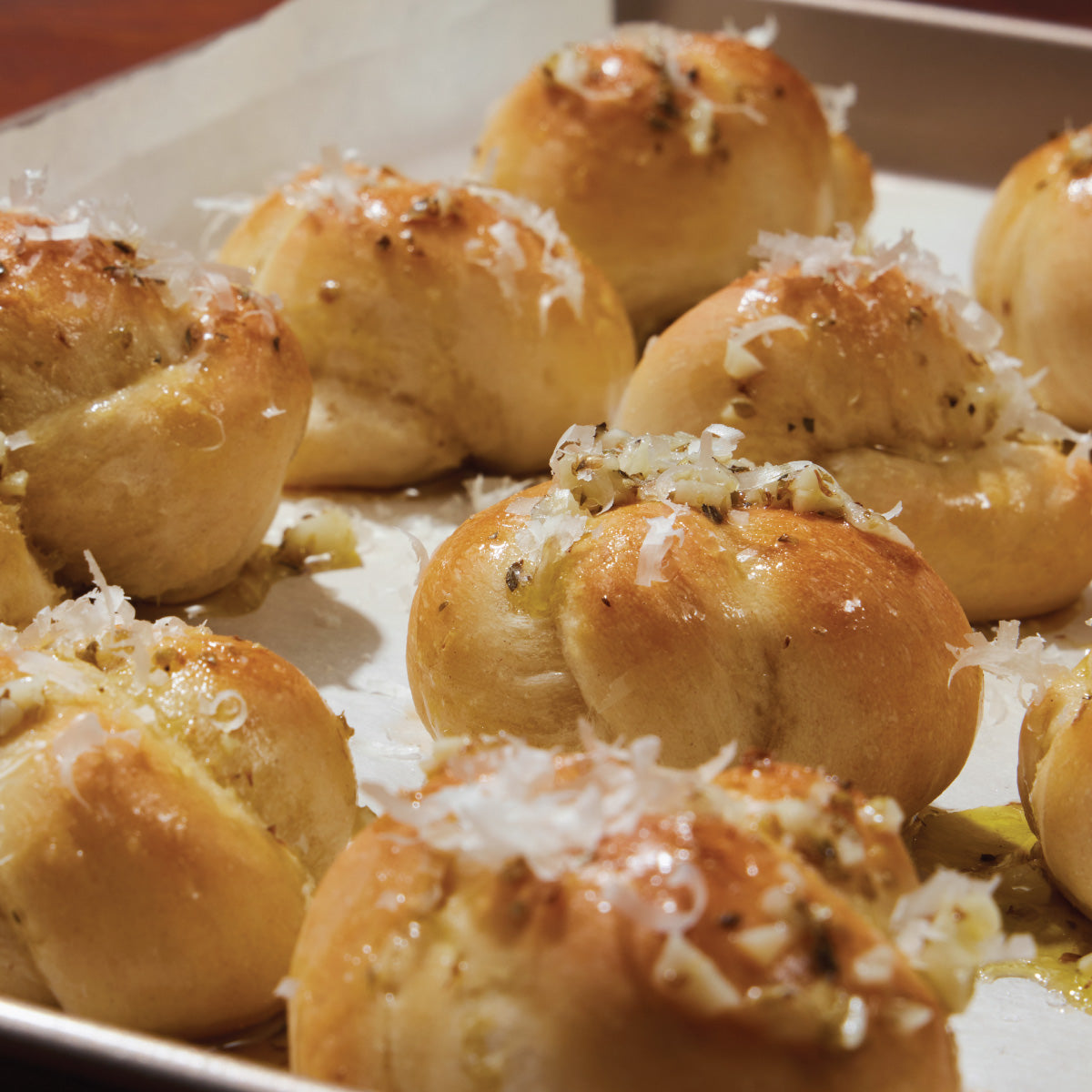 Easy Oregano Garlic Knots Recipe