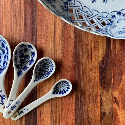 Measuring spoons