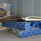 A Gift of Cookies: Recipes to Share with Family and Friends, Gilded Page Detail