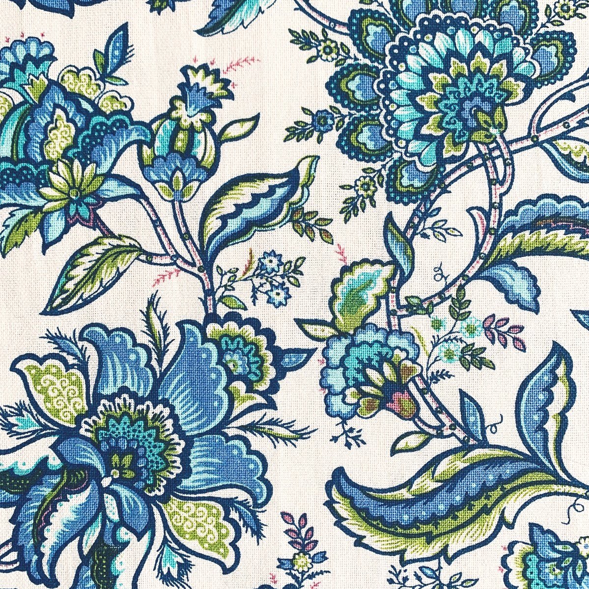 Luxe Kitchen Apron with Adjustable Straps | Close up of Mary's Signature Pattern