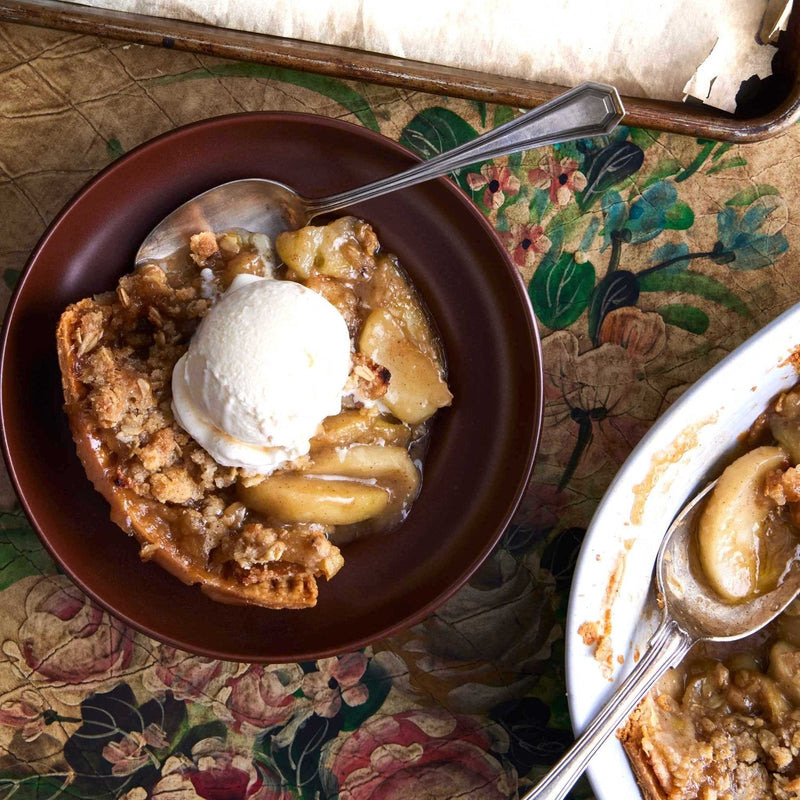 Chai Spiced Apple Streusel Pie