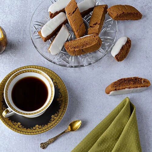 tea and gingerbread biscotti