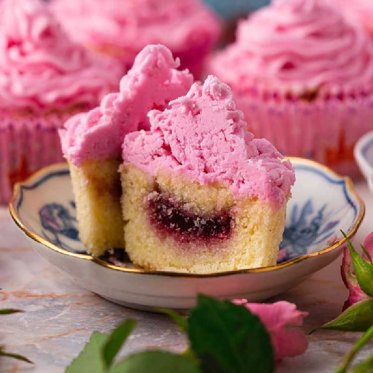 White Chocolate Raspberry Champagne Cupcake