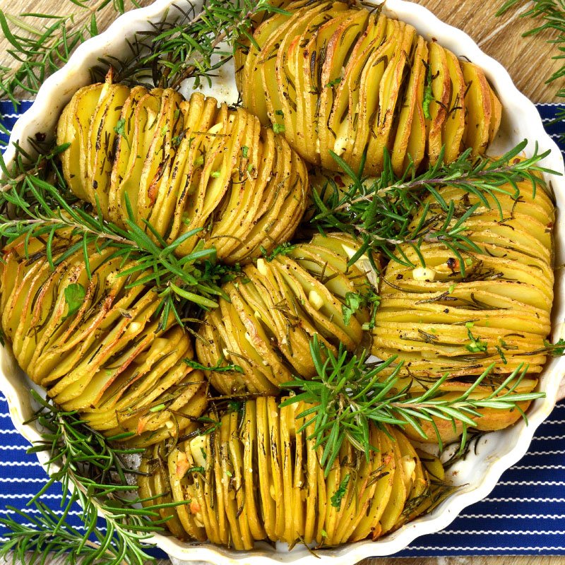 Hasselback Potatoes with Rosemary & Garlic